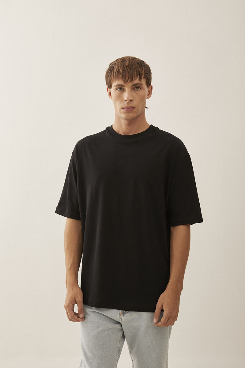 REMERA MODERN OVERSIZE